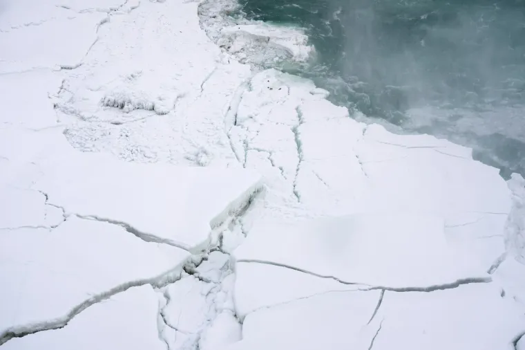 Okovani ledom: Jedna od najvećih svjetskih atrakcija je 'stala'! Prizori su nevjerojatni