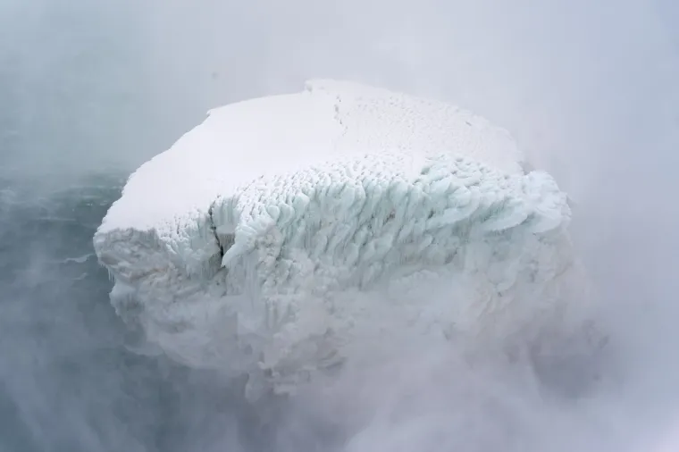Okovani ledom: Jedna od najvećih svjetskih atrakcija je 'stala'! Prizori su nevjerojatni