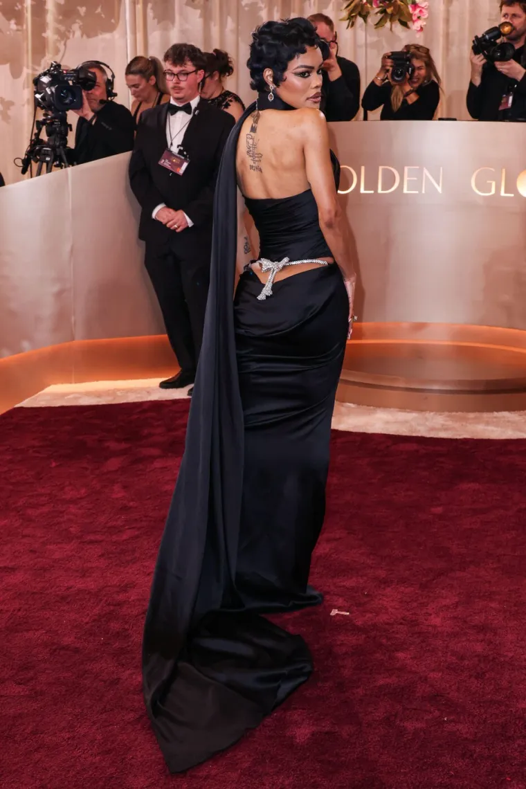 Sirova privlačnost i nestvarna ljepota: Tko je žena koja je tijelom raspametila svijet?