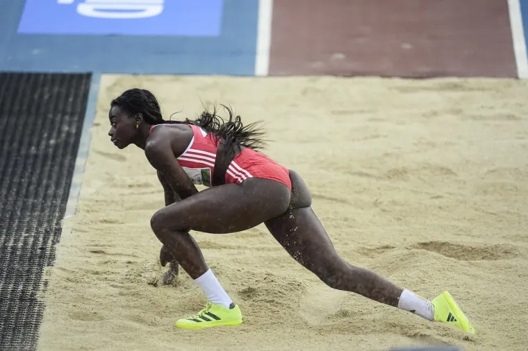 Jedna od najboljih atletičarki &Scaron;panjolske potvrdila romansu s 12 godina starijim golmanom