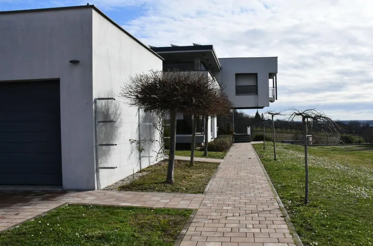 Pogledajte rasko&scaron; u kojem živi uhićeni Grgić, prizori s bazena obaraju s nogu...