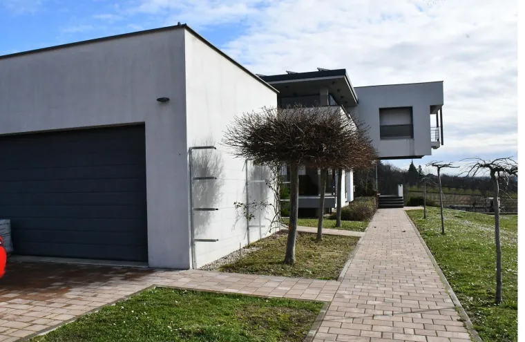 Pogledajte rasko&scaron; u kojem živi uhićeni Grgić, prizori s bazena obaraju s nogu...