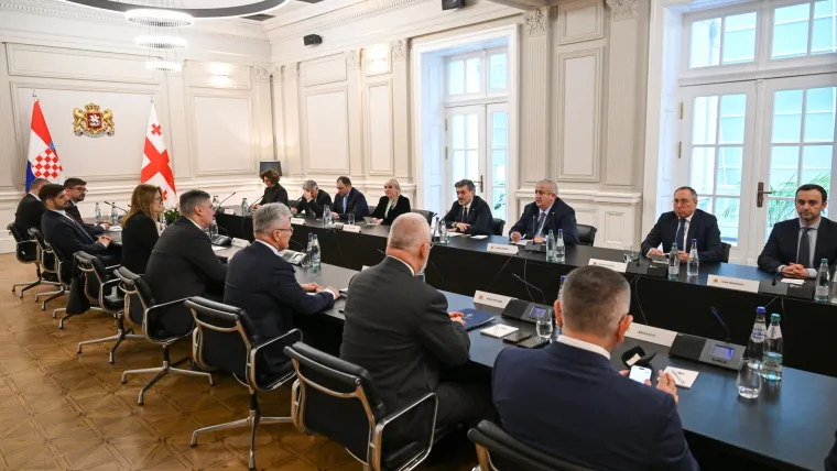 Pogledajte kako su Milanovića dočekali u Gruziji: Crveni tepih, postrojeni vojnici...