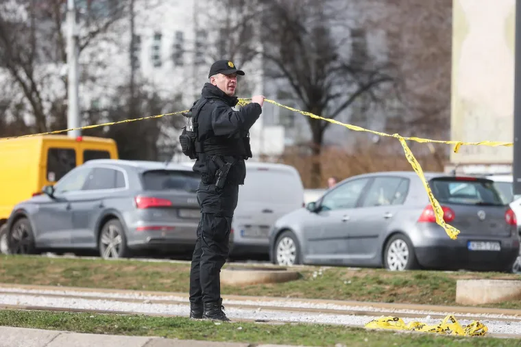 Strava u Sarajevu! Tramvaj izletio iz tračnica, poginula žena, ima ozlijeđenih