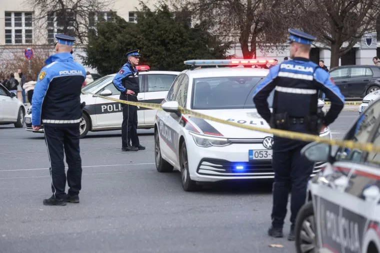 Strava u Sarajevu! Tramvaj izletio iz tračnica, poginuo mu&scaron;karac, ima ozlijeđenih