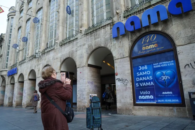 Kultna trgovina Nama na petak 13. zatvara svoja vrata: Netko je ispred ulaza ostavio lampion