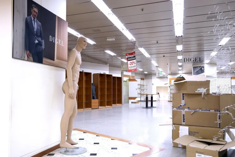 Kultna trgovina Nama na petak 13. zatvara svoja vrata: Netko je ispred ulaza ostavio lampion