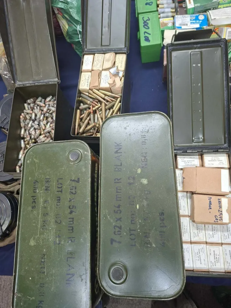 Prona&scaron;li bazuku i strojnicu! Nestvarna akcija u Osijeku: 'Ovo nismo imali od Domovinskog rata'