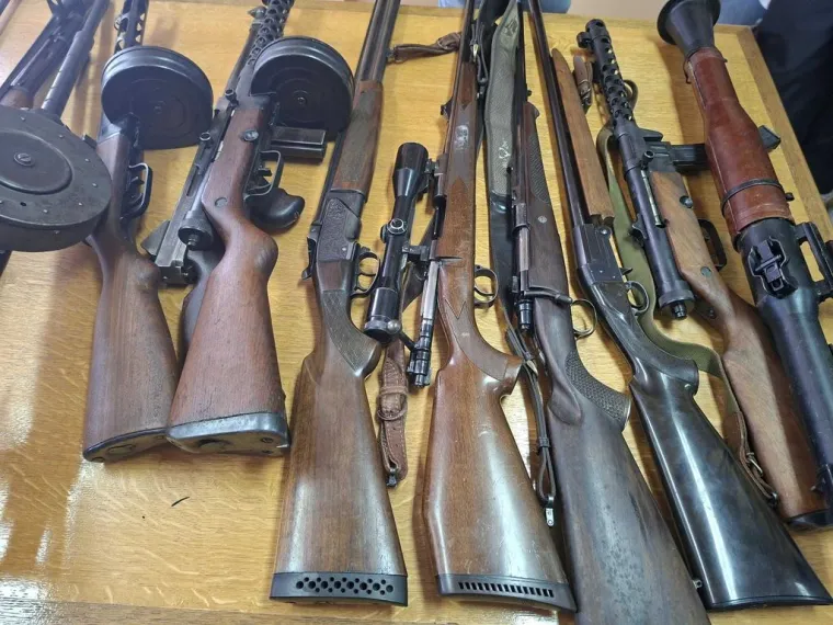 Prona&scaron;li bazuku i strojnicu! Nestvarna akcija u Osijeku: 'Ovo nismo imali od Domovinskog rata'