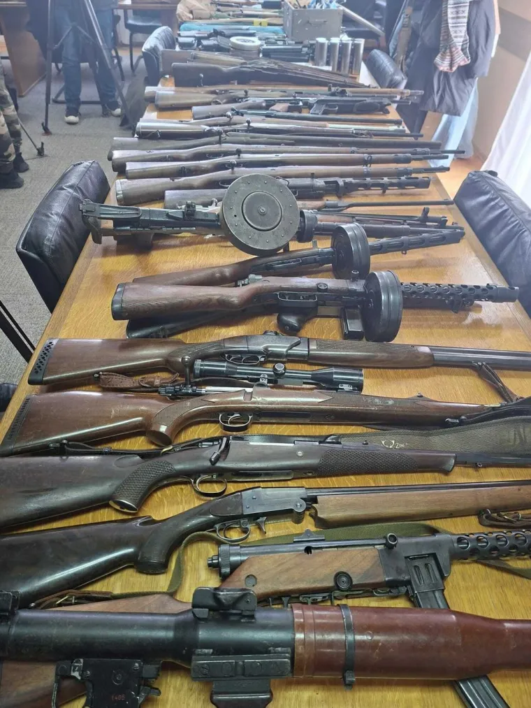 Prona&scaron;li bazuku i strojnicu! Nestvarna akcija u Osijeku: 'Ovo nismo imali od Domovinskog rata'