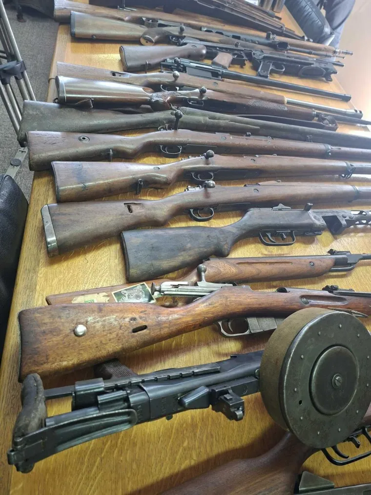 Prona&scaron;li bazuku i strojnicu! Nestvarna akcija u Osijeku: 'Ovo nismo imali od Domovinskog rata'