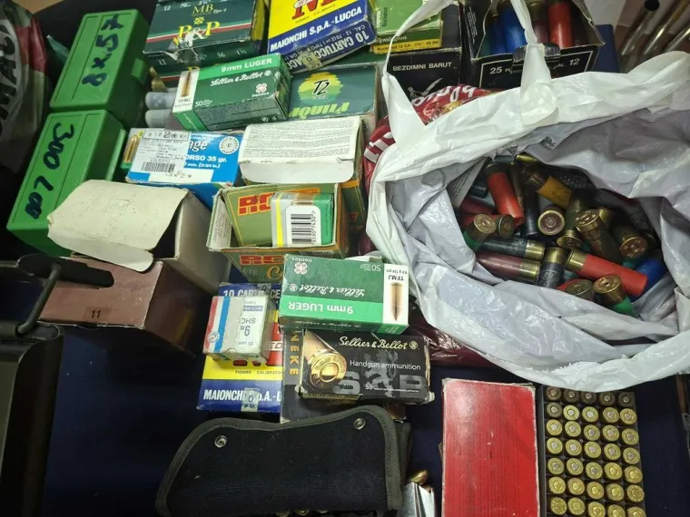 Prona&scaron;li bazuku i strojnicu! Nestvarna akcija u Osijeku: 'Ovo nismo imali od Domovinskog rata'