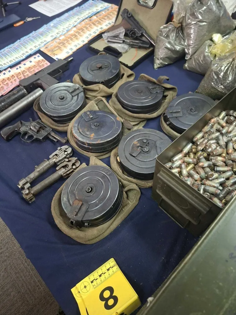 Prona&scaron;li bazuku i strojnicu! Nestvarna akcija u Osijeku: 'Ovo nismo imali od Domovinskog rata'