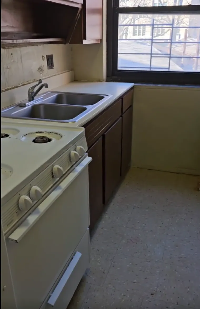 Čistači su stvorili čudo: Sobe su bile natrpane smećem do stropa, danas izgledaju neprepoznatljivo