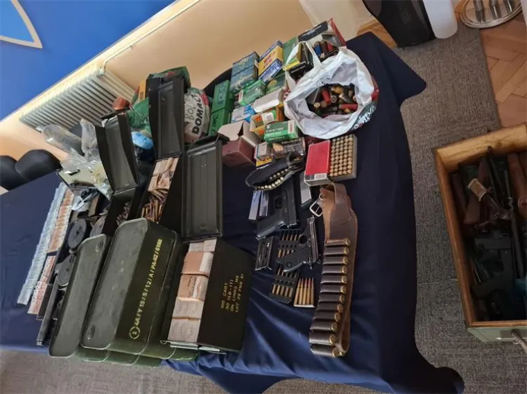 Prona&scaron;li bazuku i strojnicu! Nestvarna akcija u Osijeku: 'Ovo nismo imali od Domovinskog rata'