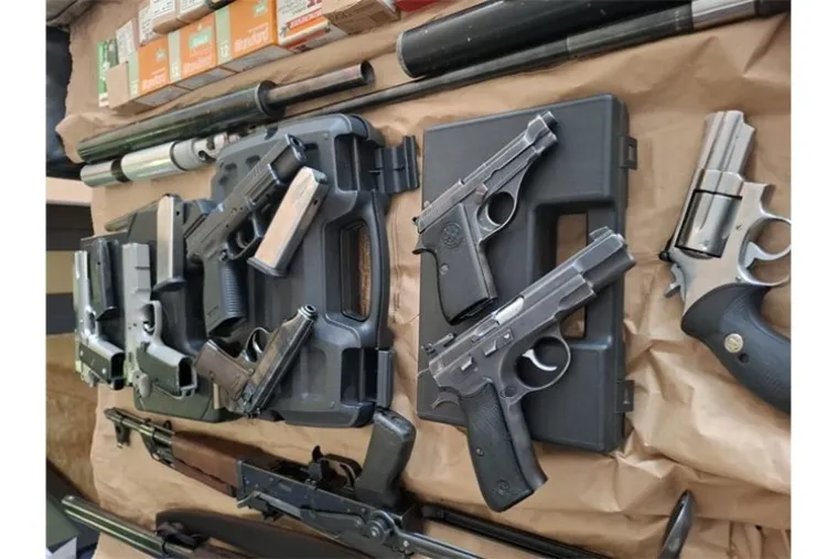 Prona&scaron;li bazuku i strojnicu! Nestvarna akcija u Osijeku: 'Ovo nismo imali od Domovinskog rata'