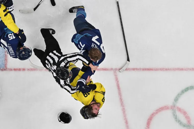 Letjele &scaron;ake, laktovi i palice: Finci i &Scaron;veđani se 'poubijali' kao da nema sutra