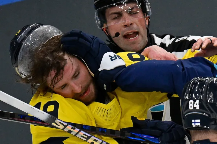 Letjele &scaron;ake, laktovi i palice: Finci i &Scaron;veđani se 'poubijali' kao da nema sutra