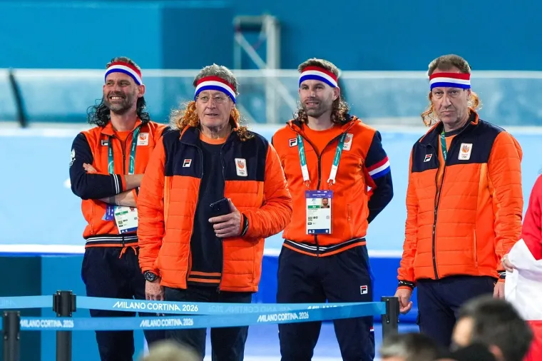 Fudbalerke ponovno gaze! Nezaboravne frizure vratili osvajači olimpijskih medalja i napravili show