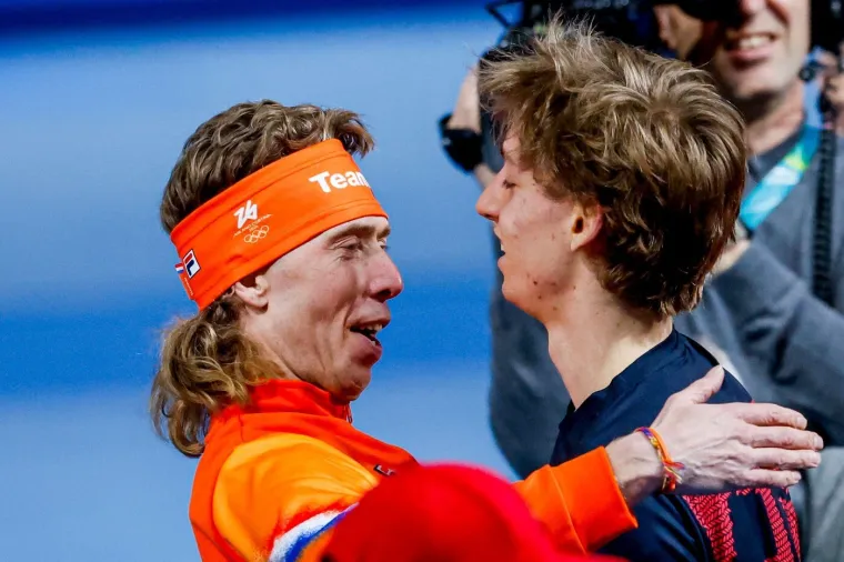 Fudbalerke ponovno gaze! Nezaboravne frizure vratili osvajači olimpijskih medalja i napravili show