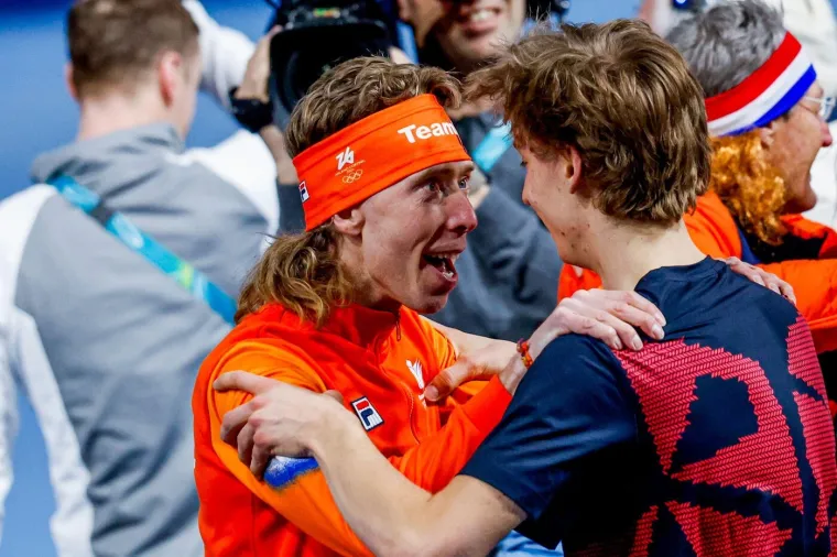 Fudbalerke ponovno gaze! Nezaboravne frizure vratili osvajači olimpijskih medalja i napravili show