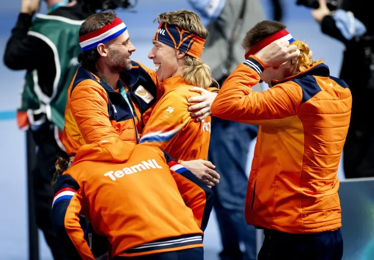 Fudbalerke ponovno gaze! Nezaboravne frizure vratili osvajači olimpijskih medalja i napravili show