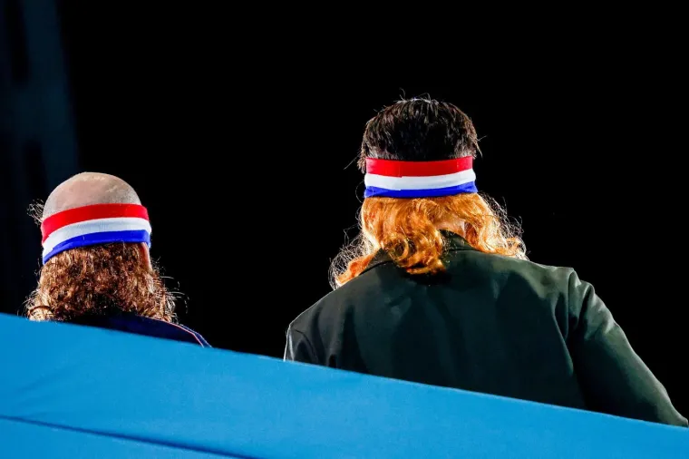 Fudbalerke ponovno gaze! Nezaboravne frizure vratili osvajači olimpijskih medalja i napravili show