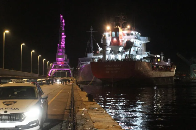 Koban petak 13. za Titov 'Galeb': Evo kako izgleda nakon &scaron;to se u njega zabio teretni brod