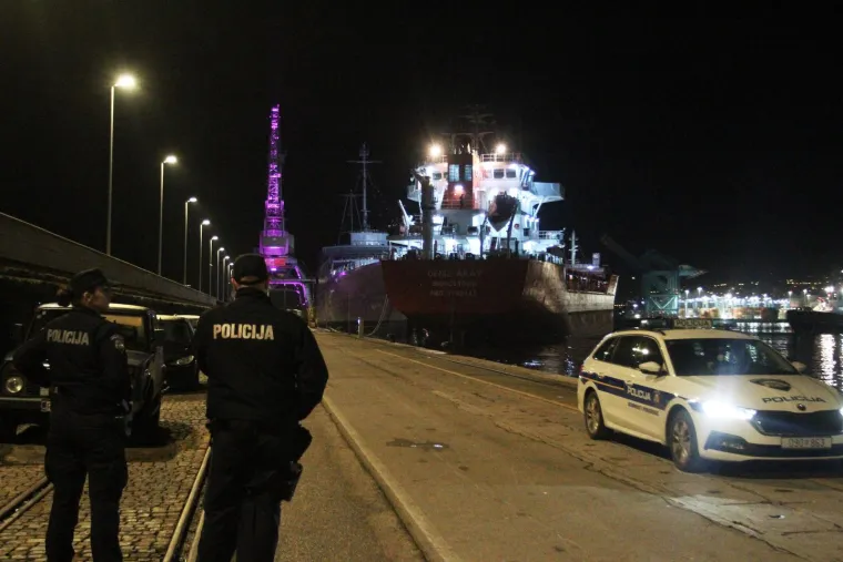 Koban petak 13. za Titov 'Galeb': Evo kako izgleda nakon &scaron;to se u njega zabio teretni brod