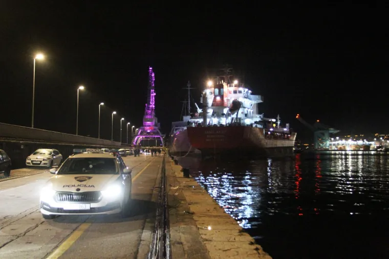 Koban petak 13. za Titov 'Galeb': Evo kako izgleda nakon &scaron;to se u njega zabio teretni brod