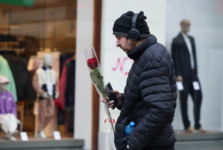 Valentinovo na Cvjetnom trgu: &Scaron;areni buketi ruža ukrasili najromantičniji zagrebački trg