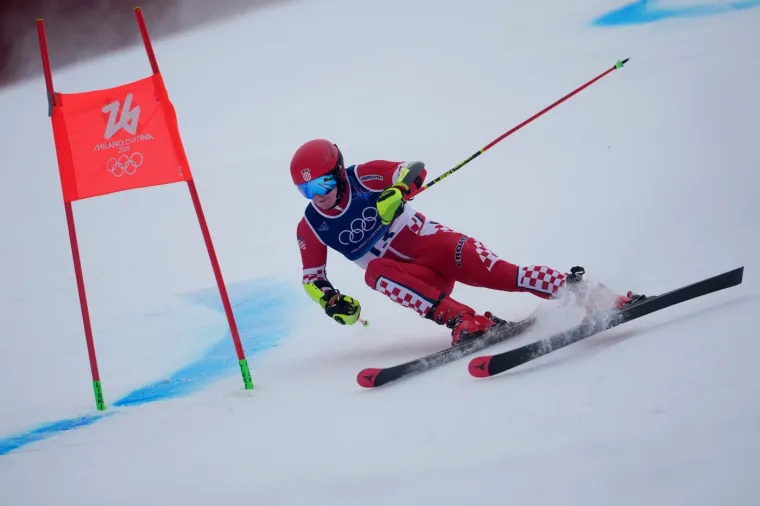 Zubčić kao Janica! Skijao pola utrke bez naočala, a evo u kakvom je stanju u&scaron;ao u cilj