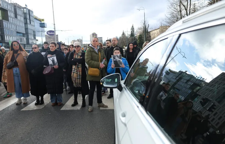 Policija u punoj opremi u sredi&scaron;tu Sarajeva: 'Ako nas sve poubijate od koga ćete krasti?'