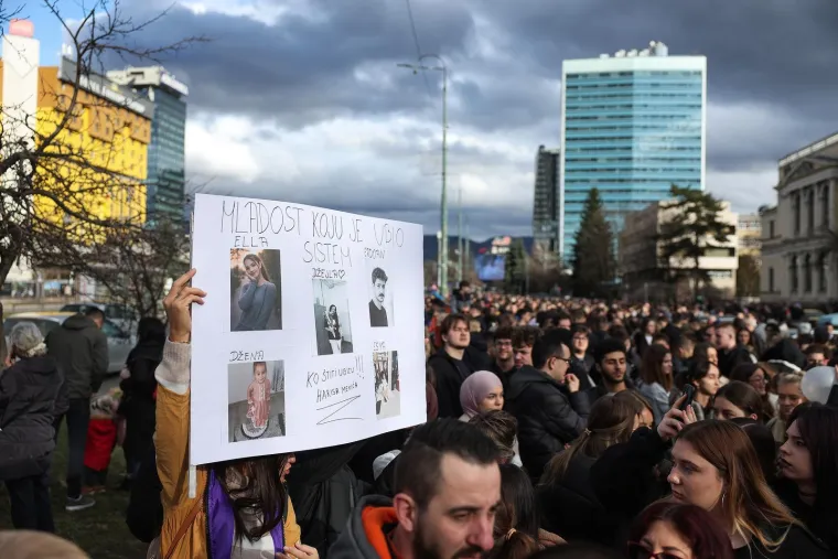 Policija u punoj opremi u sredi&scaron;tu Sarajeva: 'Ako nas sve poubijate od koga ćete krasti?'