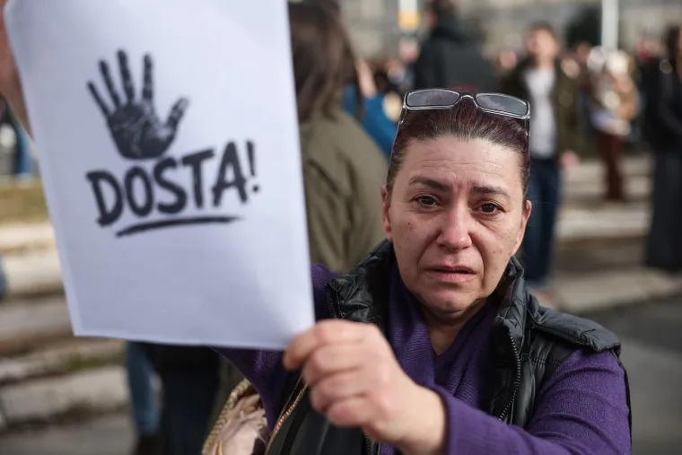 Policija u punoj opremi u sredi&scaron;tu Sarajeva: 'Ako nas sve poubijate od koga ćete krasti?'