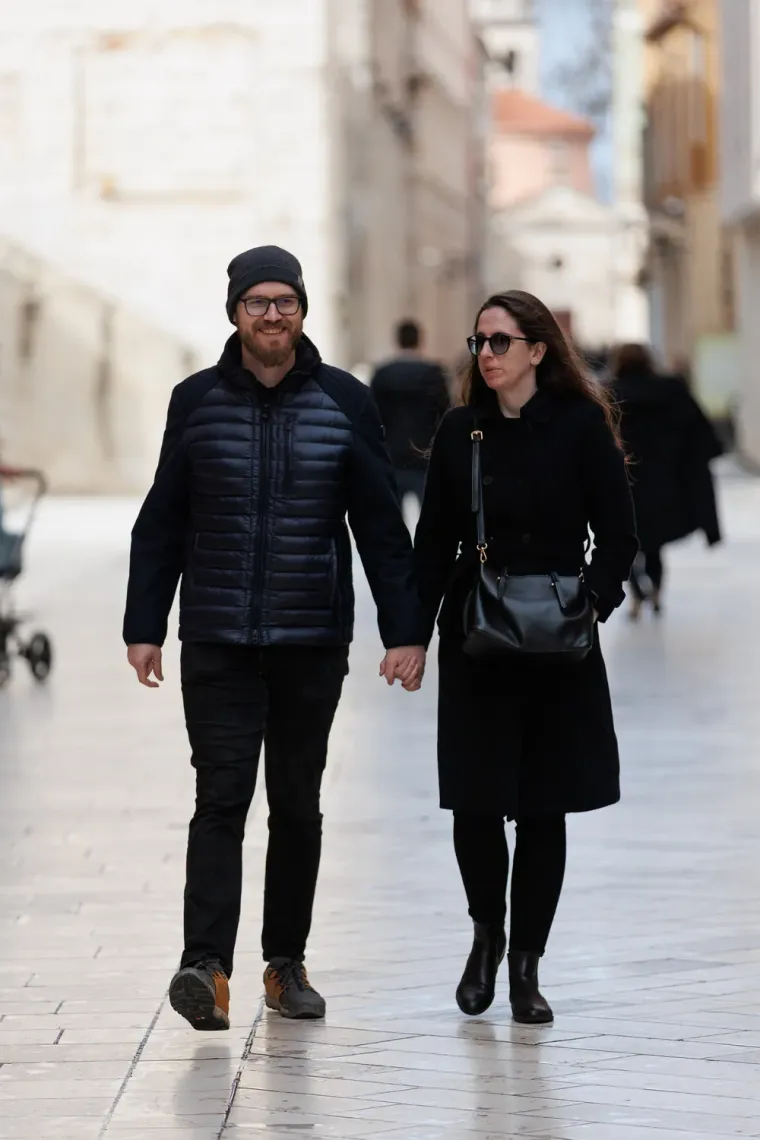 Lijepe djevojke i mladići ukrali poglede u centru Zadra