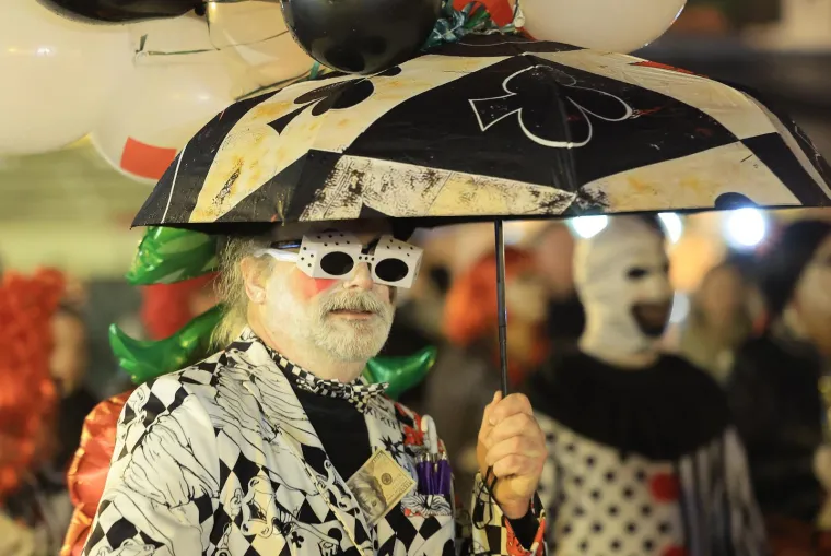 'Valentinovo pod maskama': Tajanstvena plavu&scaron;a ukrala svu pažnju na karnevalskoj zabavi