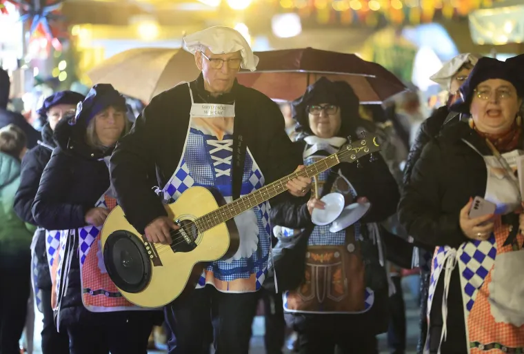 'Valentinovo pod maskama': Tajanstvena plavu&scaron;a ukrala svu pažnju na karnevalskoj zabavi