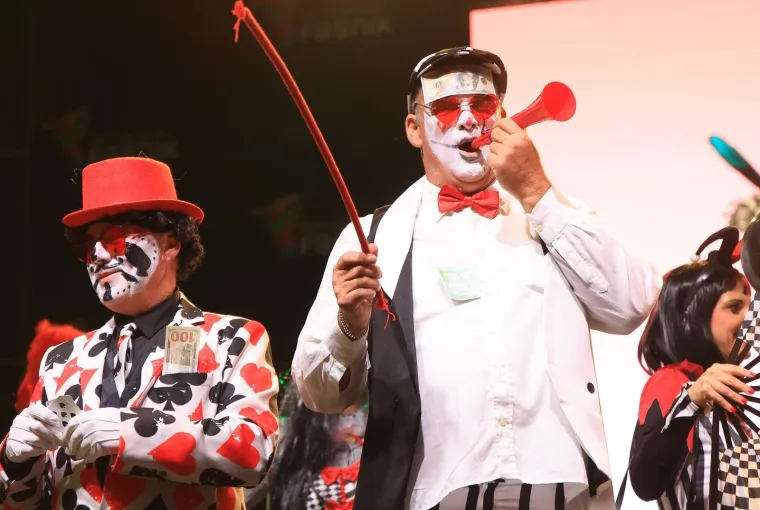 'Valentinovo pod maskama': Tajanstvena plavu&scaron;a ukrala svu pažnju na karnevalskoj zabavi