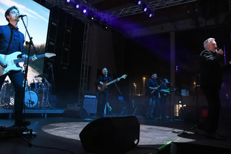 U Areni srpska pjevačica koja je jednom imala figuru Milo&scaron;evića, a pazite &scaron;to su priredili &Scaron;koro i Zloki