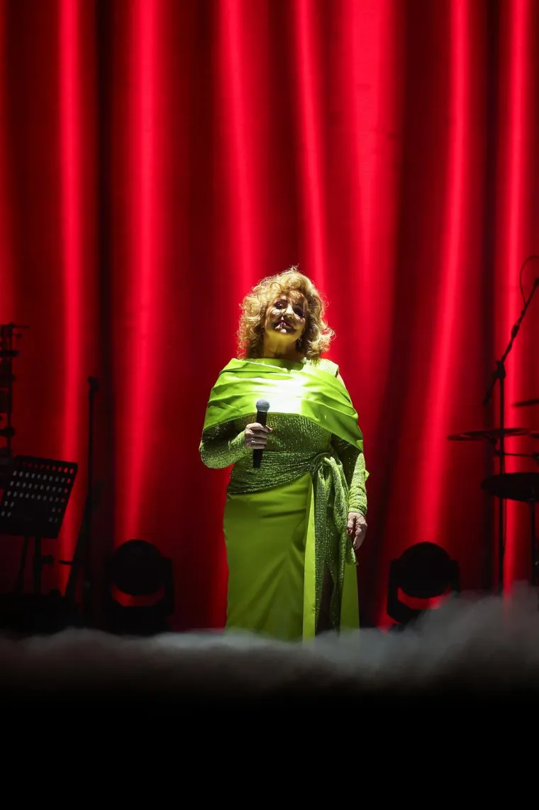 U Areni srpska pjevačica koja je jednom imala figuru Milo&scaron;evića, a pazite &scaron;to su priredili &Scaron;koro i Zloki