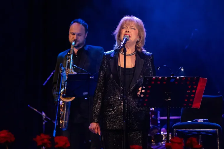 U Areni srpska pjevačica koja je jednom imala figuru Milo&scaron;evića, a pazite &scaron;to su priredili &Scaron;koro i Zloki