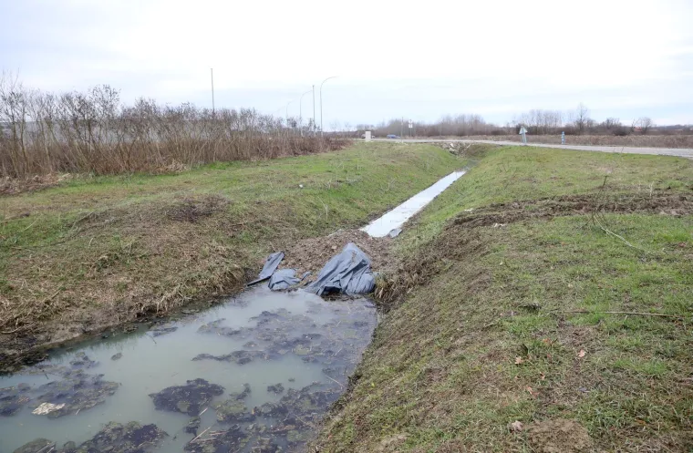 Promjena boje u kanalu Odre uzemirila mje&scaron;tane: &Scaron;to se događa s odvodom?
