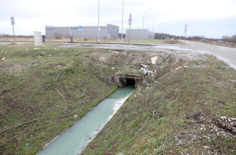 Promjena boje u kanalu Odre uzemirila mje&scaron;tane: &Scaron;to se događa s odvodom?
