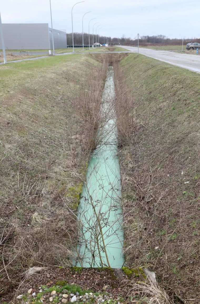 Promjena boje u kanalu Odre uzemirila mje&scaron;tane: &Scaron;to se događa s odvodom?