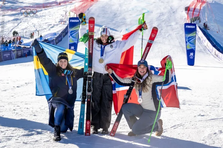 Talijanska lavica nije mogla zaustaviti suze! Brignone sa suparnicama slavila pobjedu sporta