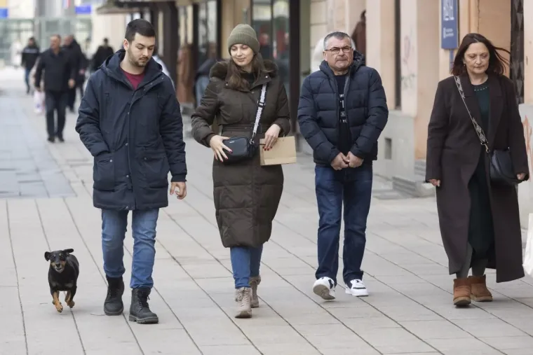 Lijepe Slavonke pro&scaron;etale ulicama na Dan zaljubljenih