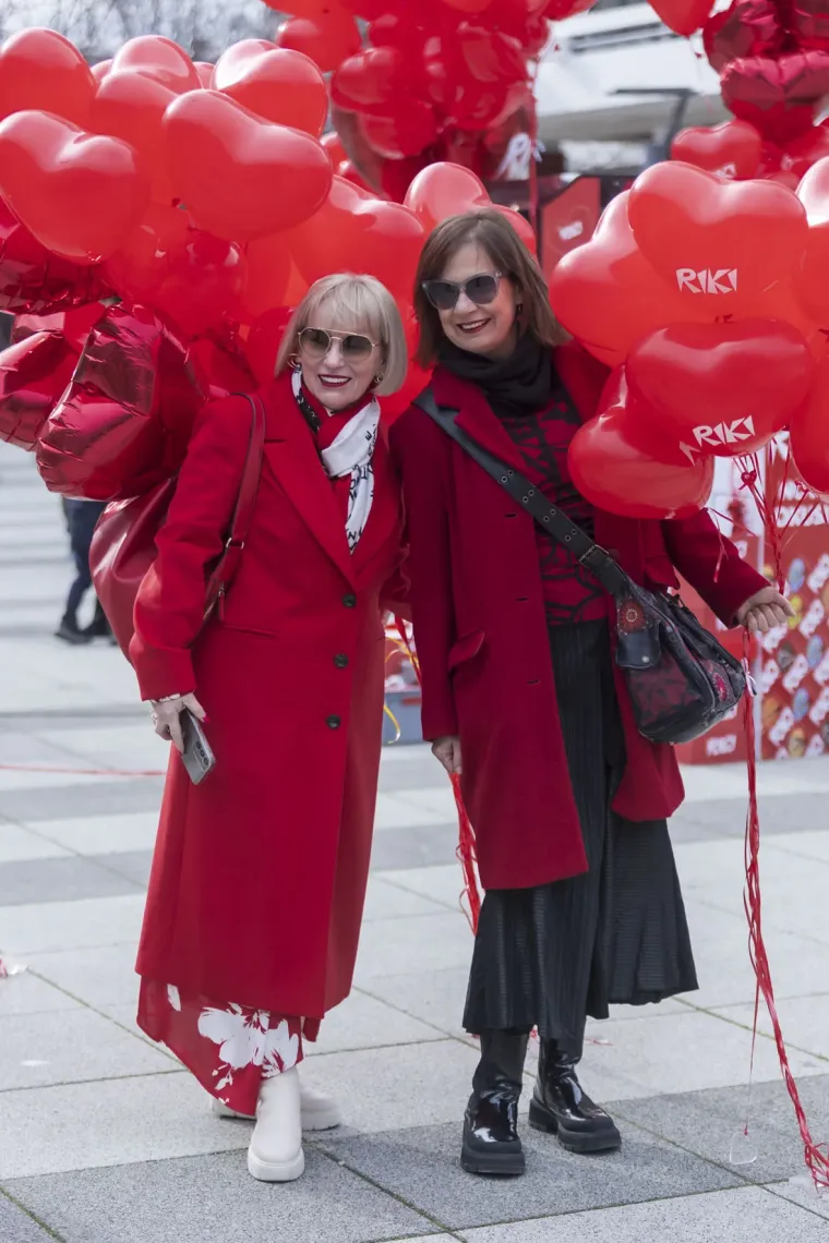 Lijepe Slavonke pro&scaron;etale ulicama na Dan zaljubljenih