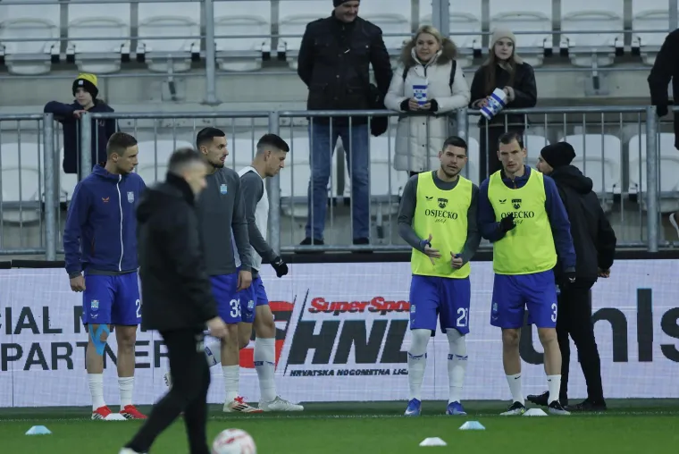 Svi navijači na Opus Areni su imali isti modni detalj, a evo kako su derbi vidjeli Sopić i Garcia