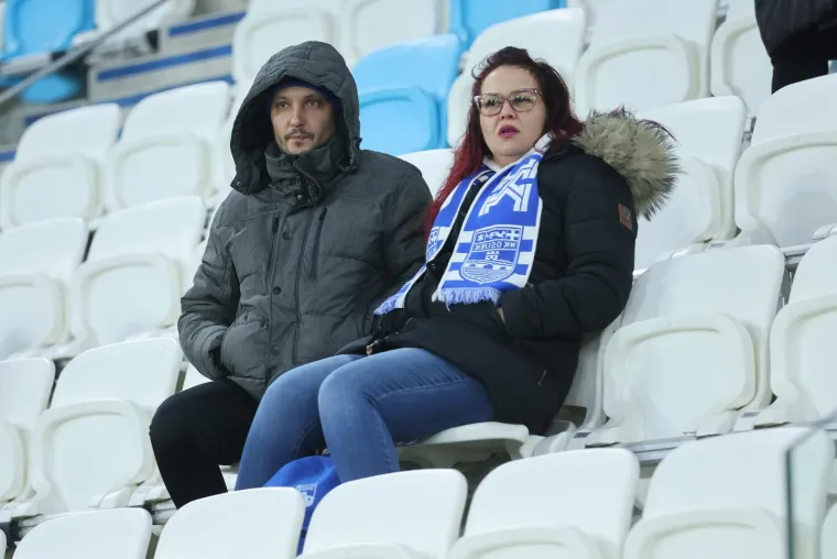 Svi navijači na Opus Areni su imali isti modni detalj, a evo kako su derbi vidjeli Sopić i Garcia